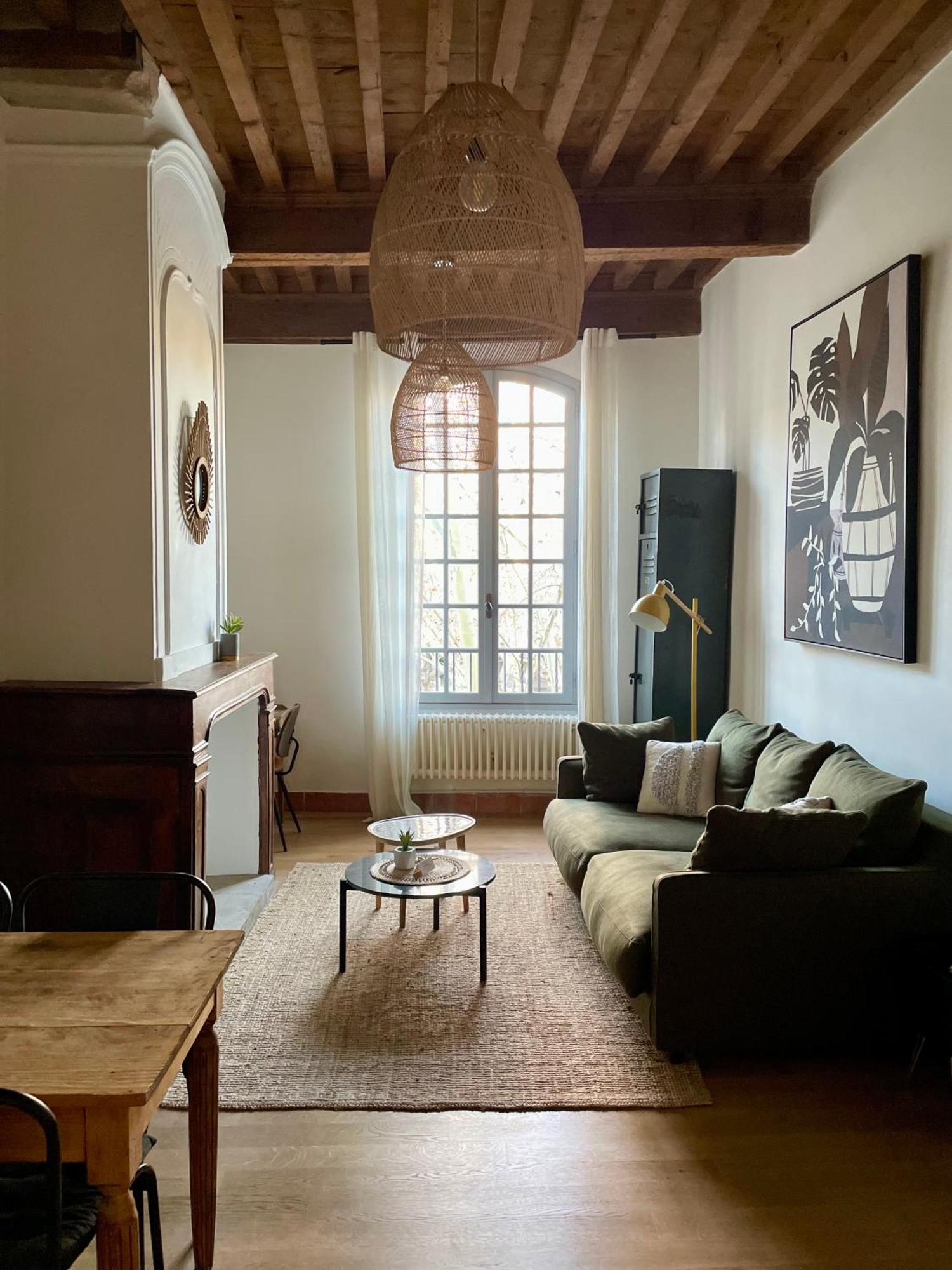La bohème place aux herbes Uzès Extérieur photo